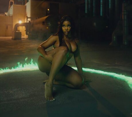 _KGALORE_ model naked picture