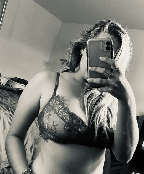 JessyKayy nude model galleries