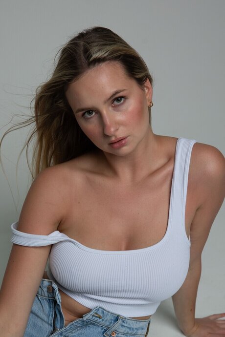 Wiktoria free pornstar pics