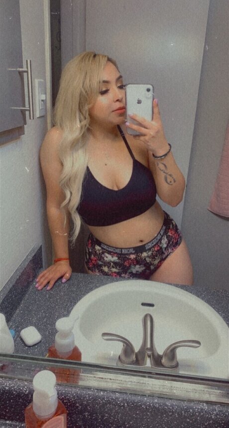 Evelyn Rios hot actress archive