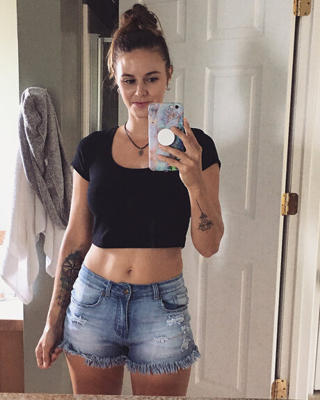 Laurel model nice img