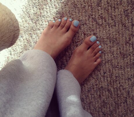 FEET STREET_ star erotic pic