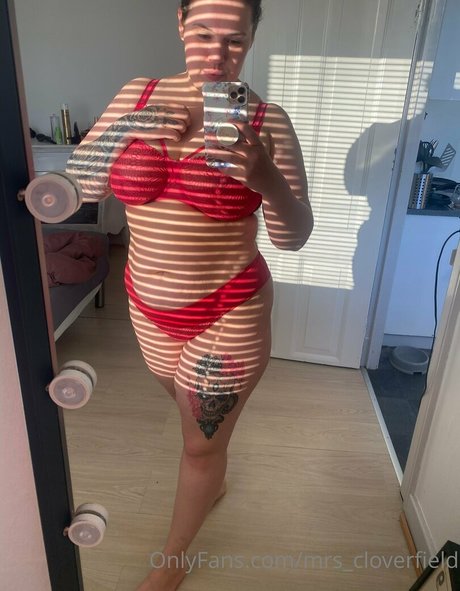 mrs cloverfield free model pic