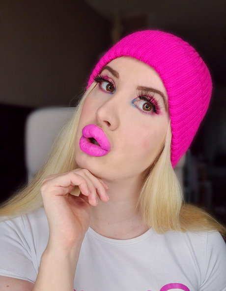 vivianroseofficial free actress img