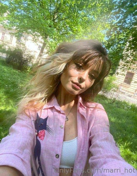 marri hot pretty model photo