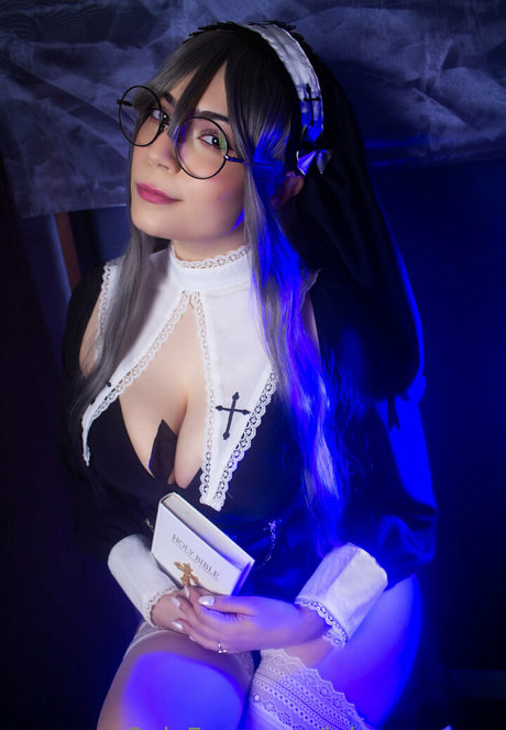 jukacrasoves pretty model img