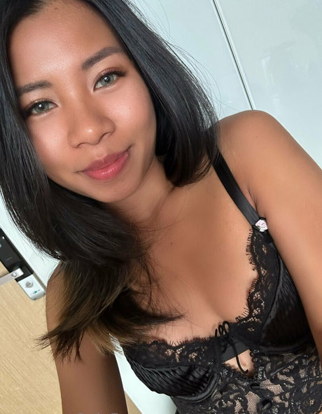 petiteasianchaya nudes model pics
