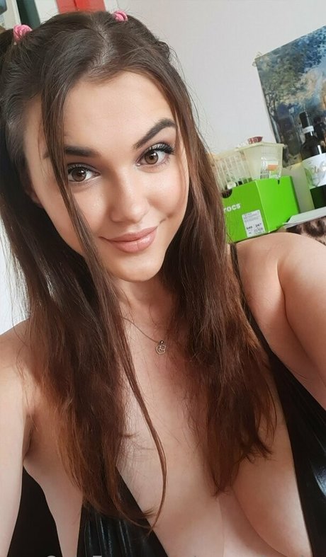 mary boobs model hot image