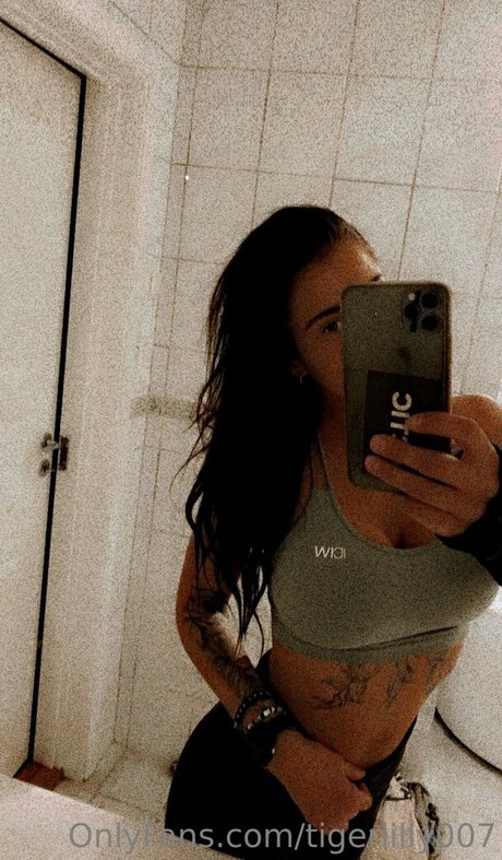 tigerlilly007 hot model img