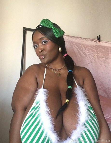 Submittress erotic actress img