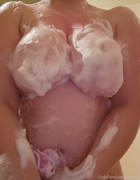 tezout nude pornstar gallery