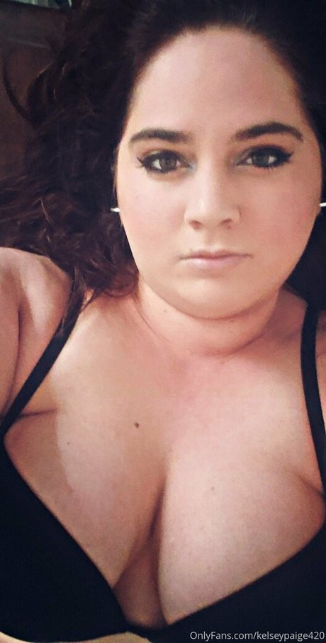 kelseypaige420 model archive