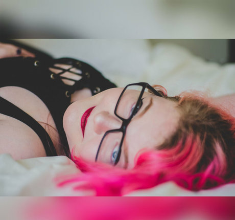 emopink69 nude pornstar photo