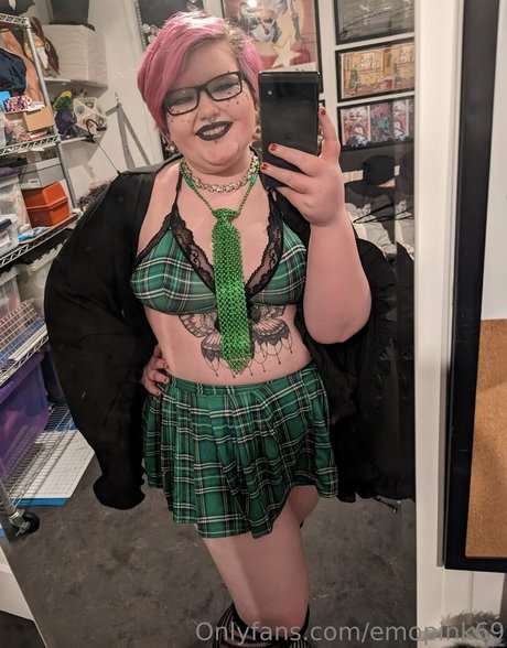 emopink69 exclusive actress picture