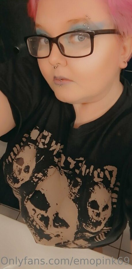 emopink69 pornstar pretty photos