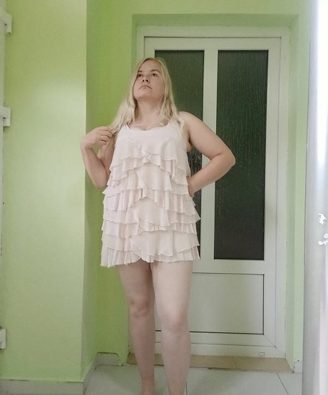 Dejana Savi sexy actress image