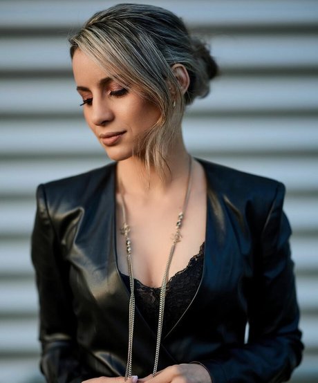 laure bv Profile pic