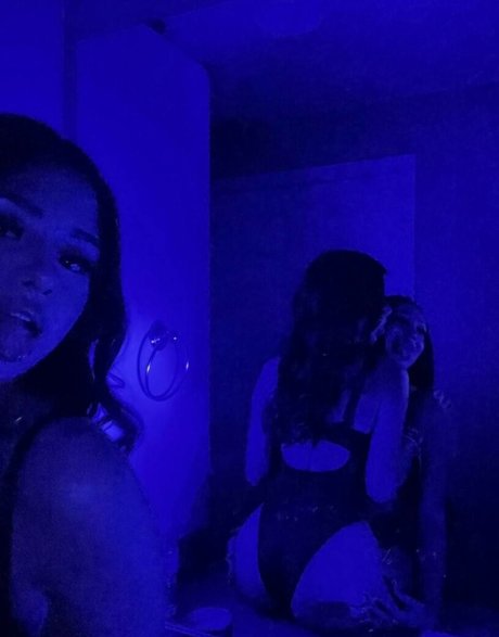 luxuraa star exclusive photo