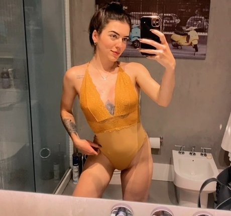 Isa Bichara perfect pornstar img