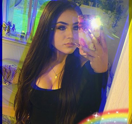 Fiona Schramm star nude photos