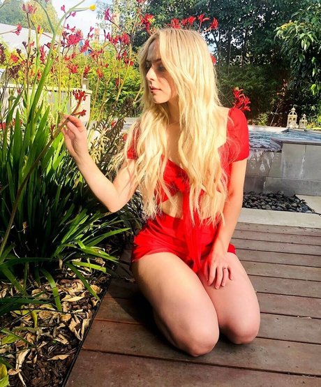 Madilyn Bailey pornstar free photo