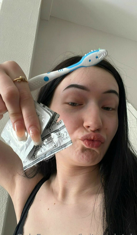 Britneydutch18 porn model pictures