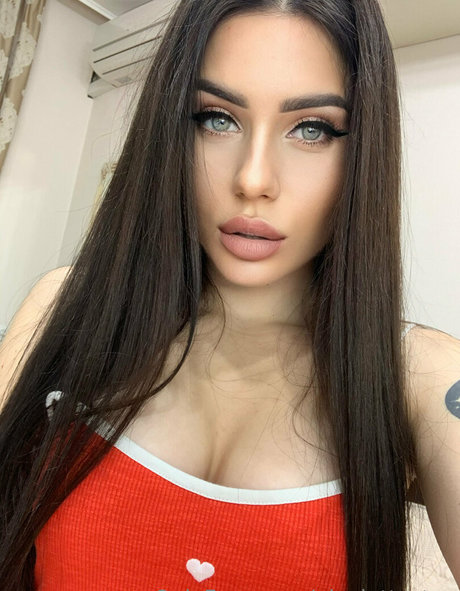 Nicoletta top model sex photo