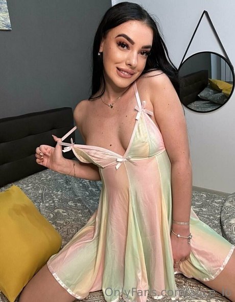 alice lo nude pornstar picture