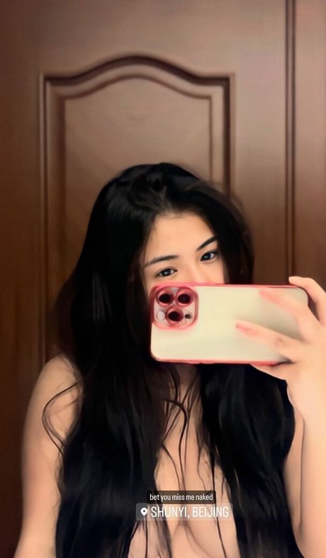 Alua Powpai model adult picture