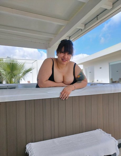 big tits curvy onlyfans erotic photo