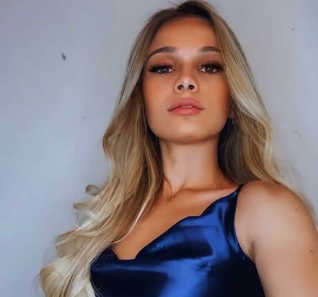 ste enes sexy actress gallery