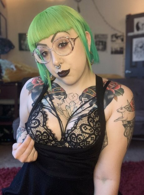 trrashvixen sex star photo