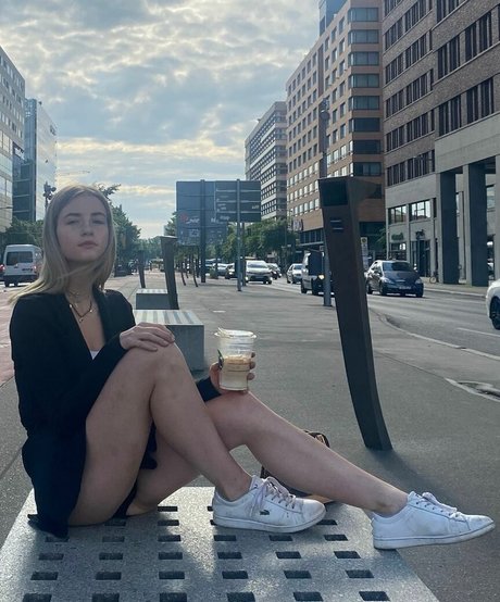 fab ienne0805 top actress img