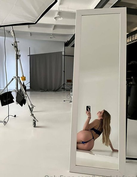 babylolafree art model photos