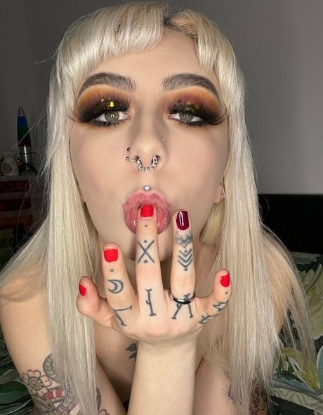 Modelmissbee model naked pictures