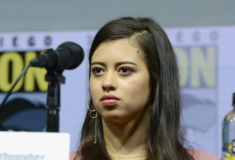 Amber Midthunder star perfect pic