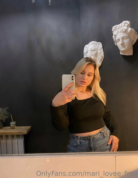 fluffy bun perfect model image