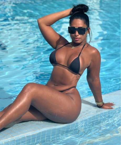 Thaynunes sex model pic