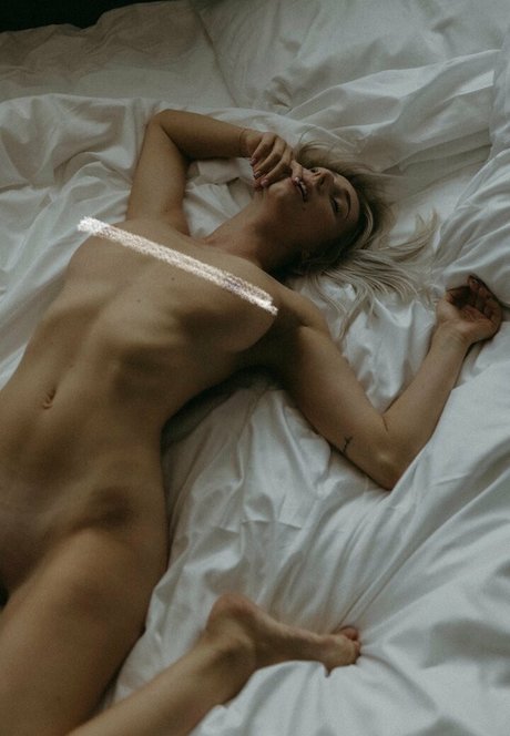 Viktoria somebody perfect model photo