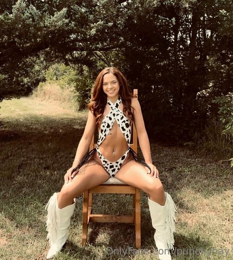 Punchyhy pornstar sexy images
