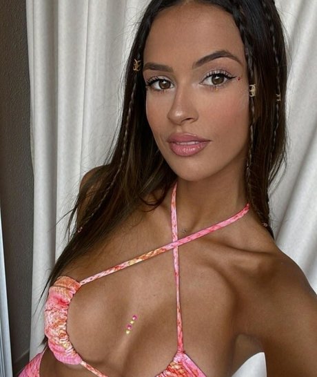 Tania Deniz pretty model image