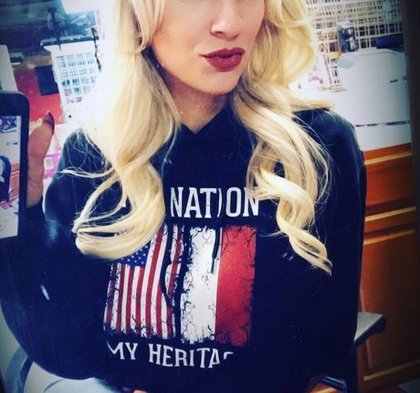 Michelle Pimer sexy actress picture