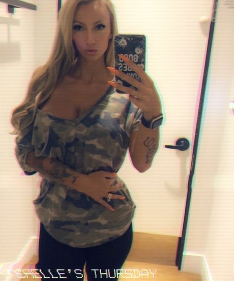 Michelle Pimer sex model photos