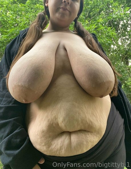 bigtittybi1 xxx star image