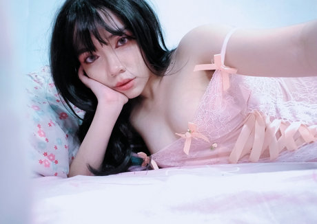 jjang croix model top pic