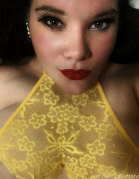 kdepew erotic model image
