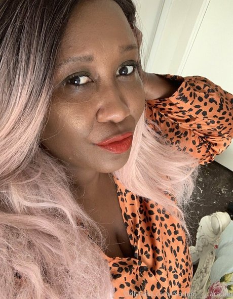 madam___caramel nice star img