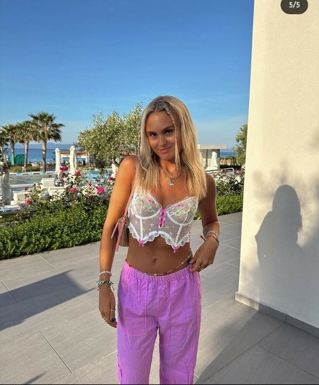 Misha Grimes exclusive star pic