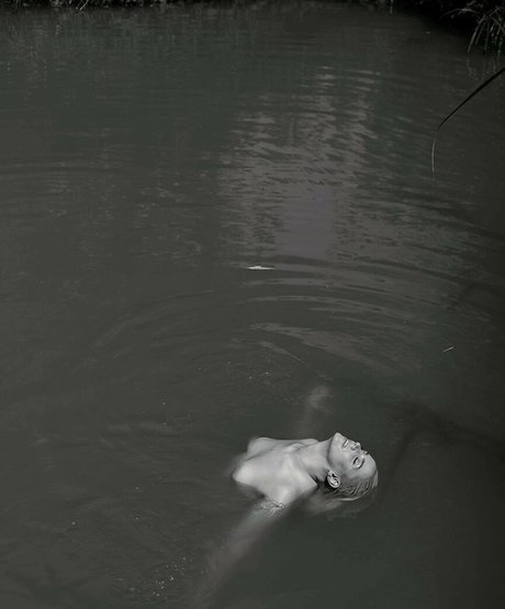 Yuval Gold model top images