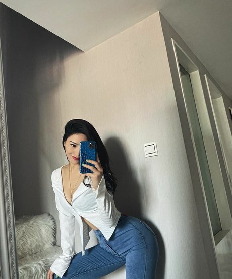 Xiaolajiao j3 porn star photo